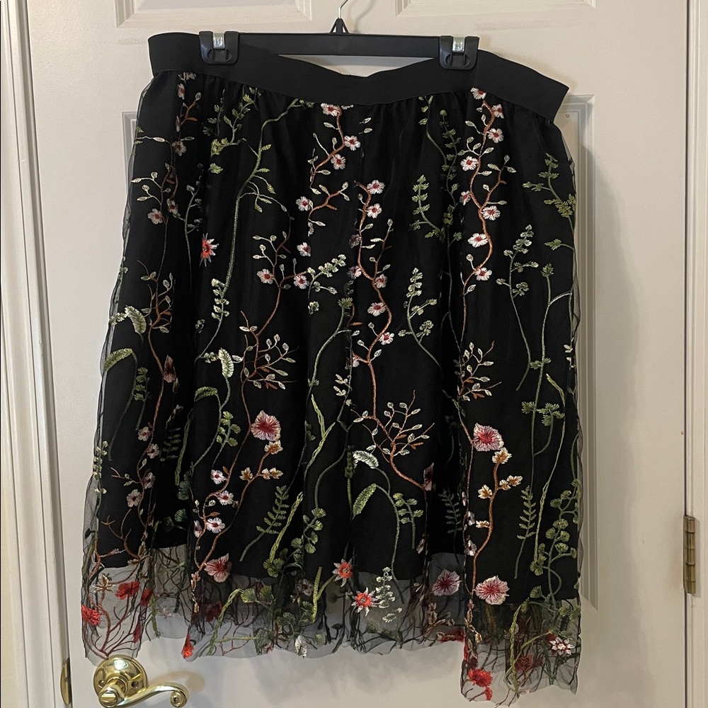Shein 4X Black Tulle Skirt with Floral Embroidery